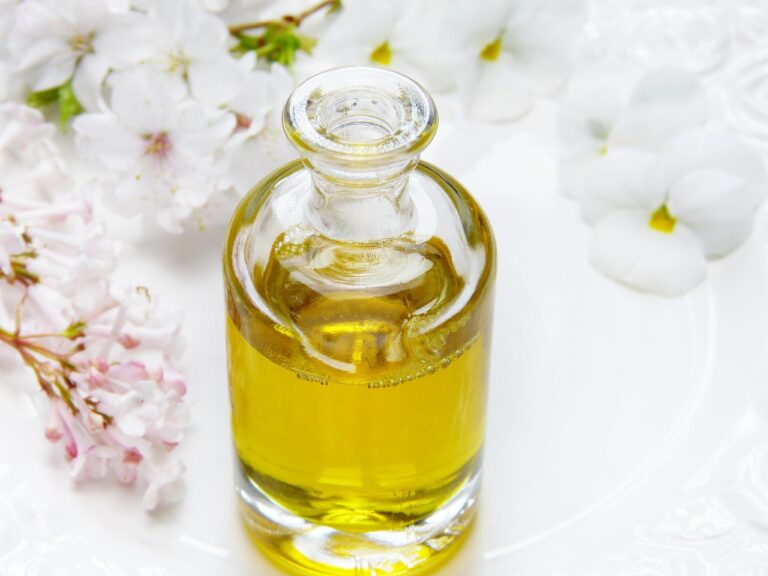 glass, bottle, oil, wellness, flowers, massage, nature, aromatherapy, health, spa, relaxation, care, perfume, flower background, relax, beautiful flowers, flower wallpaper, fragrance, cosmetics